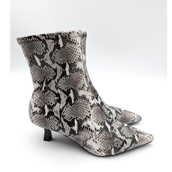 Abound Erinn Pointed Toe Heel Boot Women's Ivory Snake Size US8M EU38.5 - Picture 3 of 11